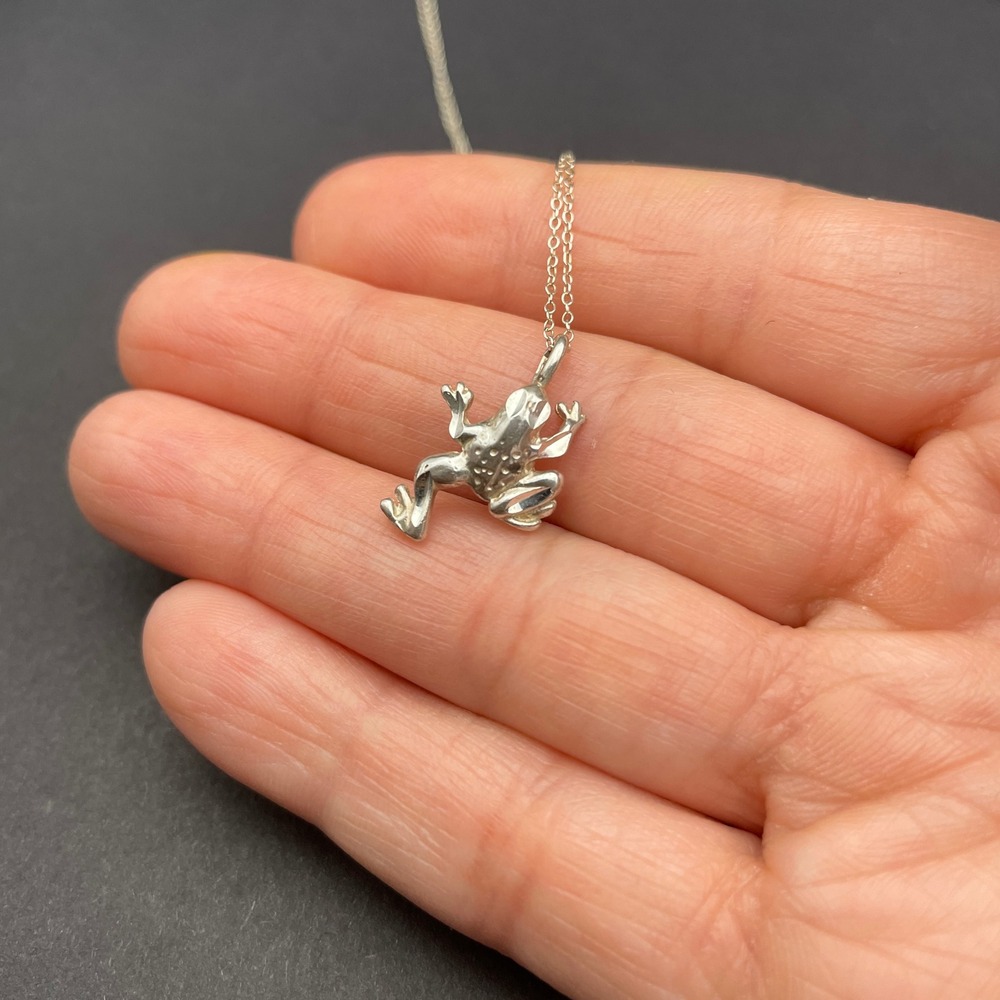 Vintage Sterling Silver Small Frog Charm Necklace Minimalist‎ Jewelry - Picture 8 of 9